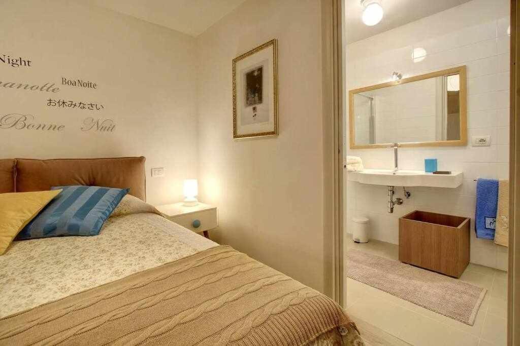 Faenza Elegant Apartment ฟลอเรนซ์ ภายนอก รูปภาพ