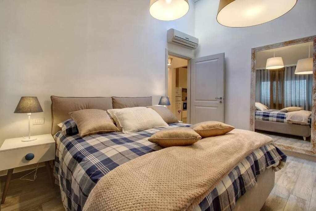 Faenza Elegant Apartment ฟลอเรนซ์ ภายนอก รูปภาพ